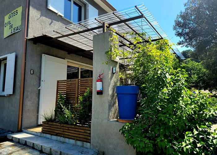 O Fil De L'eau Piscine Acces Riviere 4* Omessa