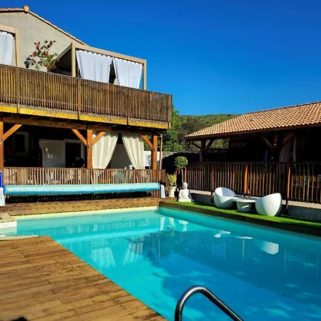 O Fil De L'eau Piscine Acces Riviere 4* Omessa