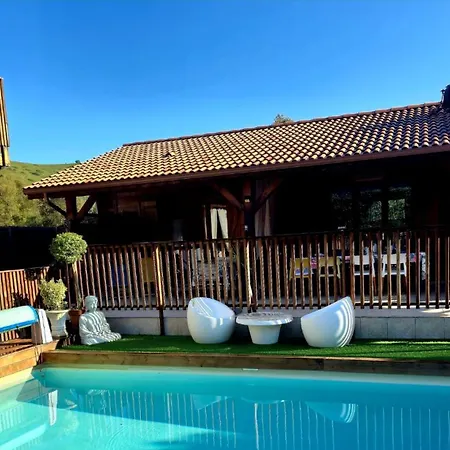 O Fil De L'eau Piscine Acces Riviere Bed and Breakfast Omessa