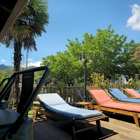 O Fil De L'eau Piscine Acces Riviere 4* Omessa
