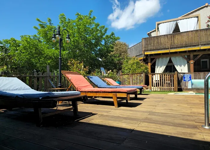 O Fil De L'eau Piscine Acces Riviere 4*