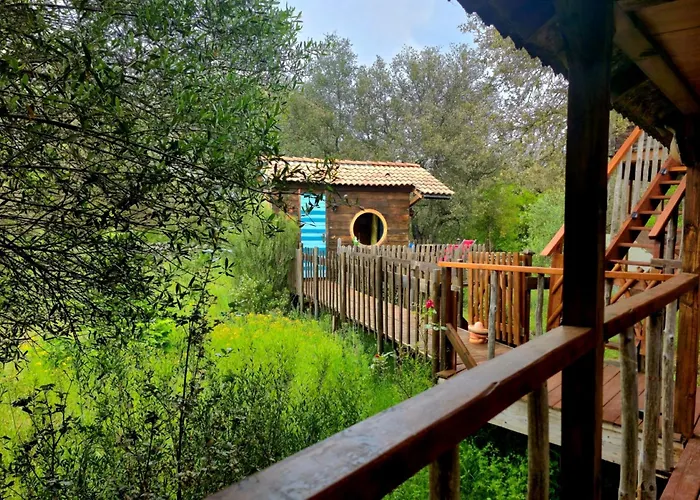 O Fil De L'eau Piscine Acces Riviere Bed & Breakfast 4*