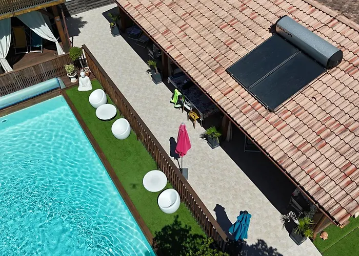 O Fil De L'eau Piscine Acces Riviere Omessa